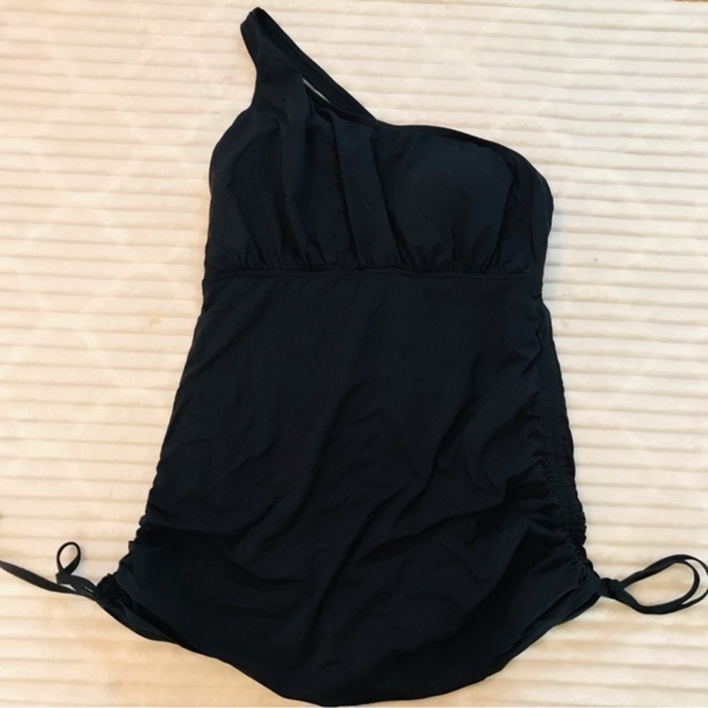 Magiscuplt black One Shoulder Swimdress Slimming Swimsuit Women’s size 10 Medium